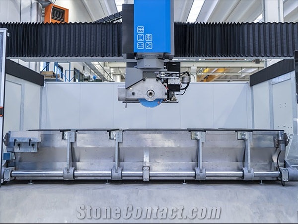 Brembana Kosmos Jet- 5 axes monolithic bridge saw jet machine