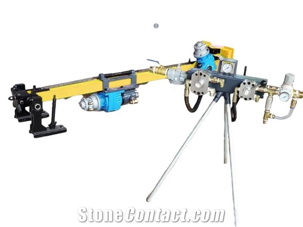Pneumatic DTH driller