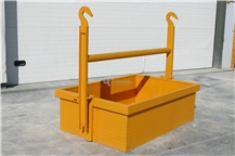 BOX 1M3 WITH UPPER ATTACHMENT