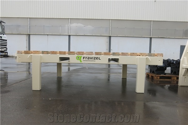 CUTTING TABLE