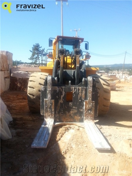 FORKS FOR WHEEL QUARRY BLOCK LOADER