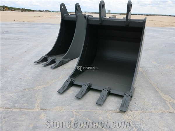 STANDARD OR HEAVY-DUTY BUCKET BACKHOE LOADER