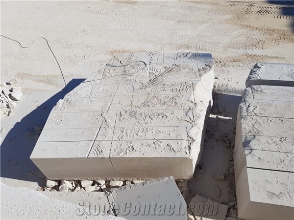 Tracked Extensible Wire Diamond Machine for block squaring- SOLARYS