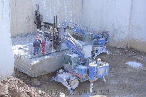 Perfora Girodrill 200 hydraulic quarry drilling mobile unit