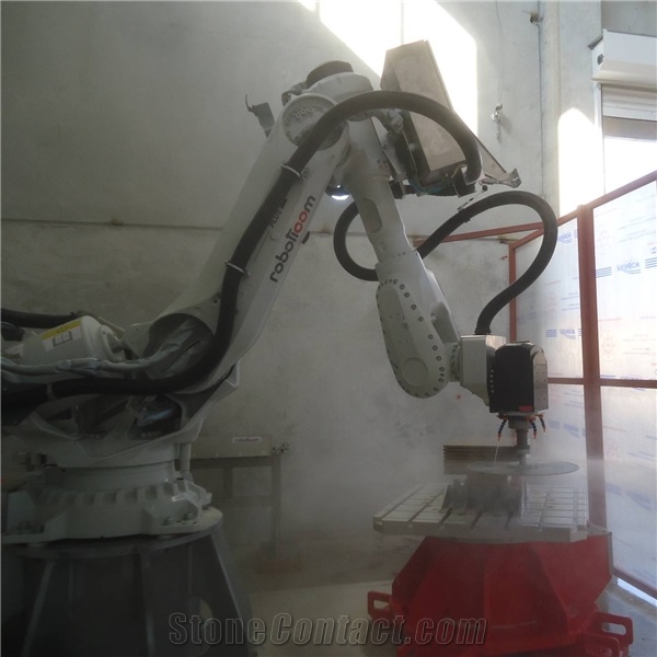 Scultorob 7 axis robotic system for milling and turning operations