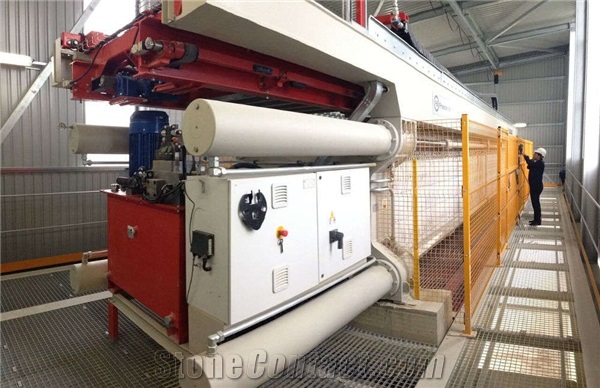 Four piston overhead beams filter press