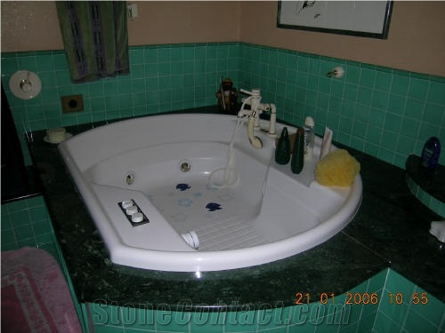 Bath Tub in Verde Guatemala