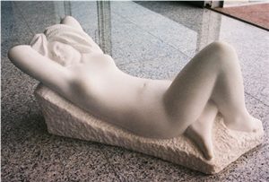 Vinkuran Unito White Limestone Sculptures Vinkuran Unito White Limestone Sculptures