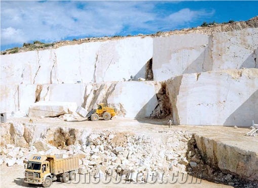 White Travertine Medium Blocks Tbcl, Turkey White Travertine