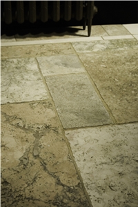 Multicolour Unfilled Travertine Flooring