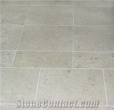 Gascogne Beige Limestone Paving