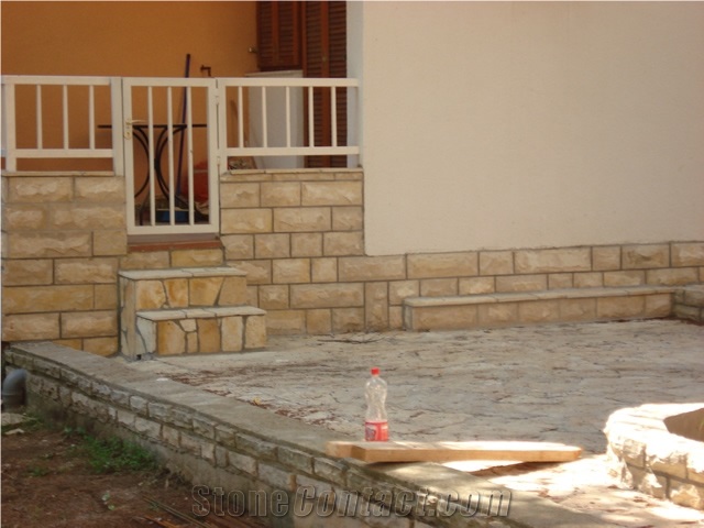 Beige Sandstone Mushroomed Wall Cladding