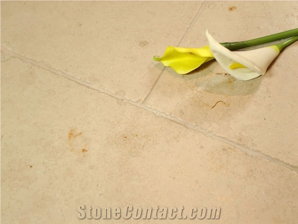Tumbled Creme Jurassico Limestone Pattern Tile