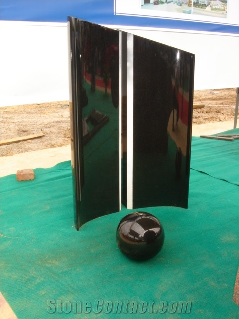Tombstone, Monument