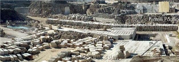 Travertino Romano Travertine Block, Italy Beige Travertine