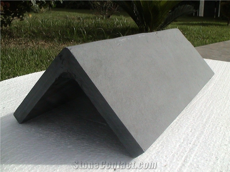 China Black Slate Roof Ridge
