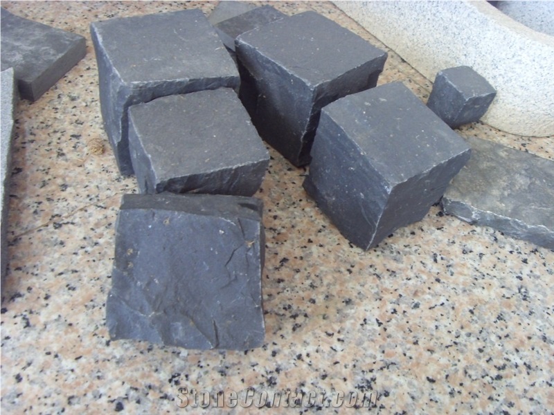 China Black Basalt Cobble Stone