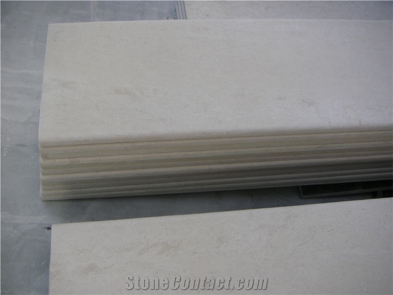 White Limestone Pool Coping