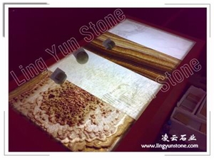 Onyx Composite Tile with Light