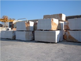 Filetto Rosso Classico Limestone Block