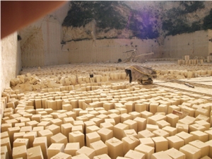 Perlato Maltese Limestone Blocks, Malta Beige Limestone Perlato Maltese Limestone Blocks, Malta Beige Limestone