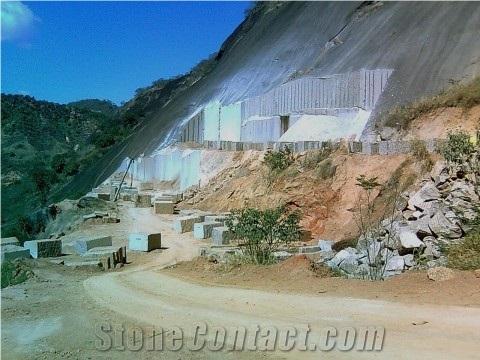 Gold Veneziano Granite Blocks