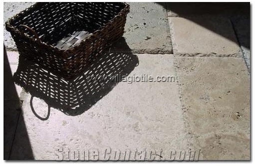 Romano Travertine Versailles Pattern