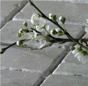 Tumbled White Travertine Paver