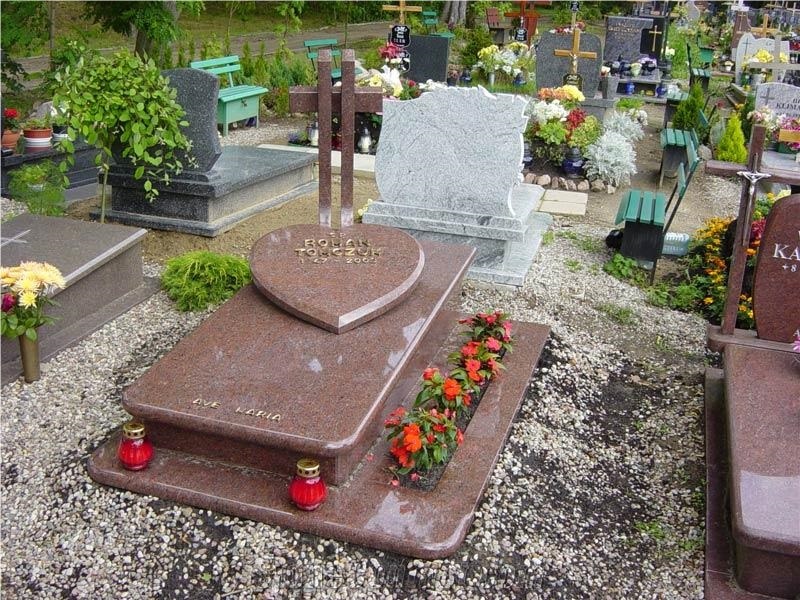 Vanga Red Granite Monument