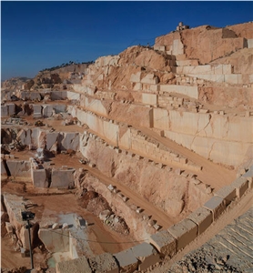 Crema Marfil Quarry, Blocks
