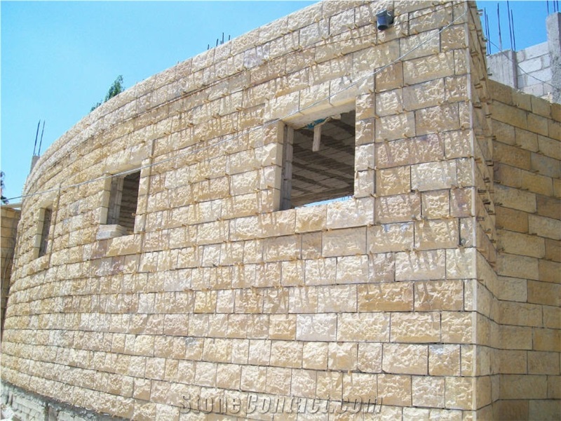 Royal Gold Light Travertine Walling