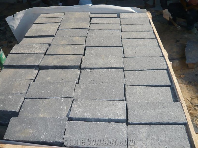 G685 Black Granite Cobble Stone