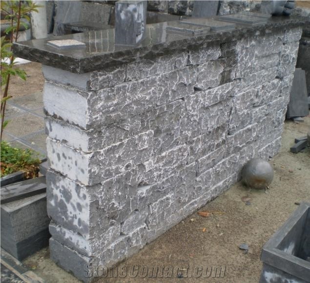 China Grey Blue Stone Slabs & Tiles -Gray Wallstone-Natural Splited Coverings Patterns in Cheap Price, Export Standard Quality French Patterns,