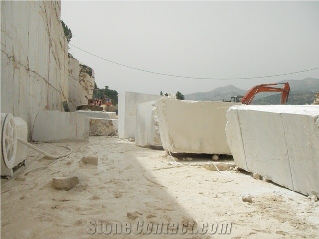 Light Beige Marble Blocks from Turkey