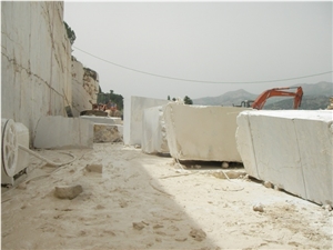 Light Beige Marble Blocks from Turkey