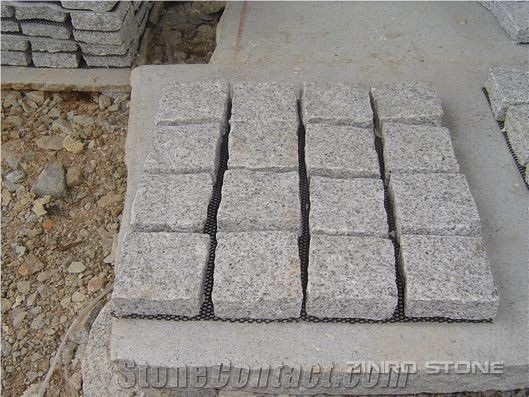 China Granite Cube Wtih Mesh ,cobble Stone on Mesh, G603 ,G654 ,G682 ,Red Porphyry Granite Cobble Stone