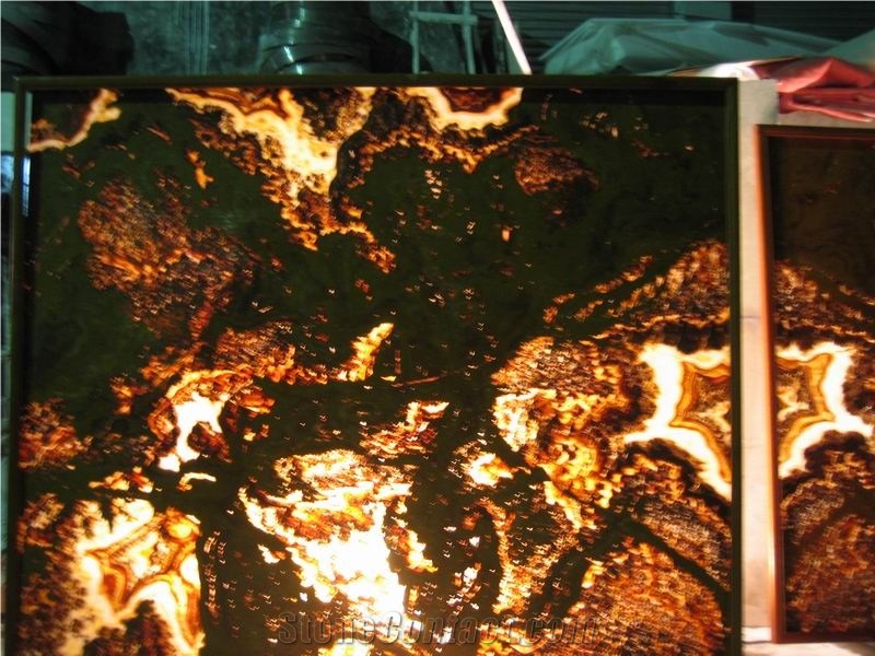 Translucent Tiger Vein Onyx Glass Panel