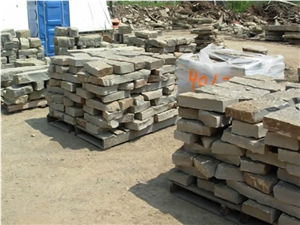 Bobcaygeon Grey Guillotined Wallstone, Beige Limestone Walls