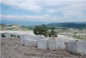 Yatagan Travertine Blocks, Turkey Beige Travertine