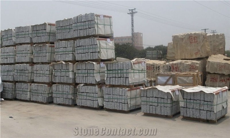 Kerbstone in Stock