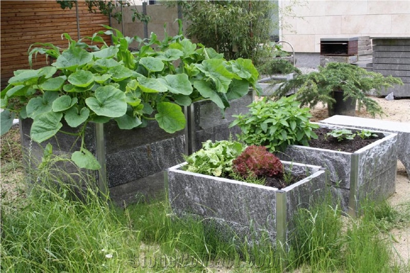 Lodrino Tessiner Gneis Planters, Grey Granite
