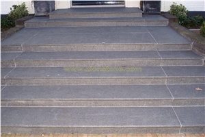 G684 Black Basalt Steps