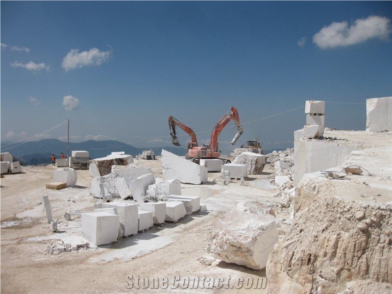Light Beige Marble Quarry, Light Beige Marfil Marble Block