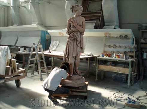 Statue Venus De Milo Marble Rosso Verona, Red Marble