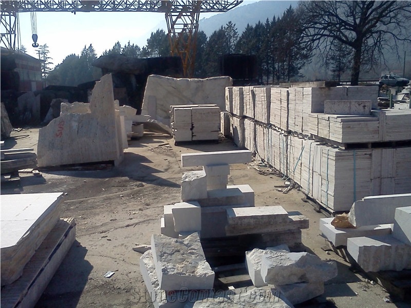 Perlatino Royal Limestone Block, Italy Beige Limestone