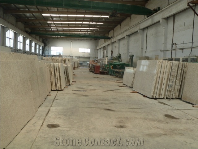 G3750 Yellow Rust Granite Slabs