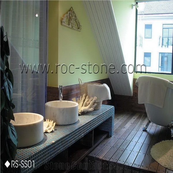 Beige Marble Bath Design