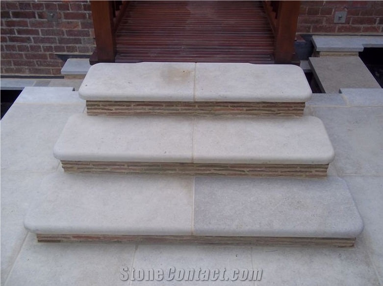 Purbeck Pond Freestone Steps, Beige Limestone Steps