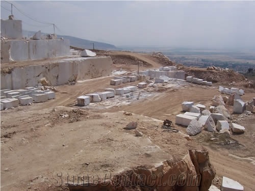 Burdur Beige Marble Blocks