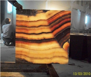 Backlit Tiger Vein Onyx Glass Bar Top